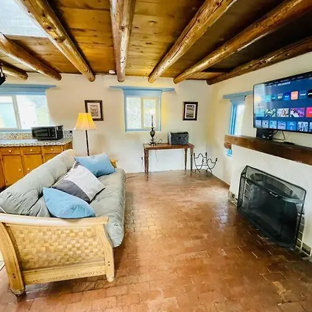 Casita Azul, Historic And Cozy Santa Fe Adobe Villa